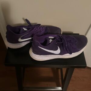Nike Kyrie 6 shoes. Size 13